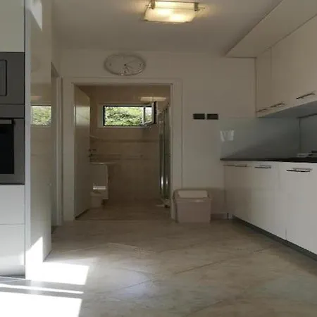Lumbarda Resort Apartments 아파트