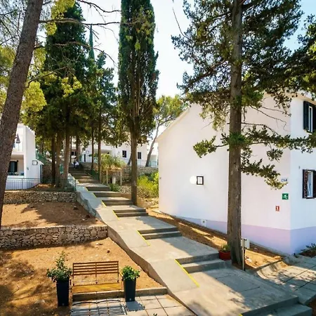 Lumbarda Resort Apartments 룸바르다